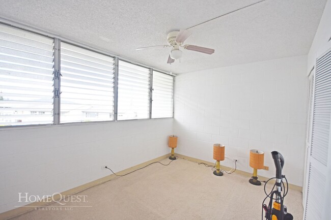 Building Photo - View!  2/1/1 - Mountain View Terrace - $24...