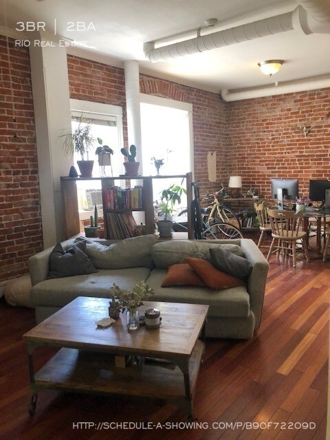 Foto del edificio - 1016 E 10th Ave