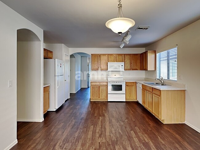 Foto del edificio - 6939 S Creek Run Ave