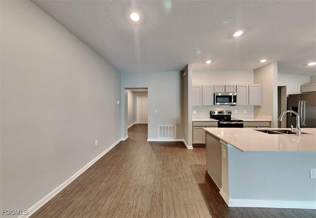 Building Photo - 1903 Academy Blvd