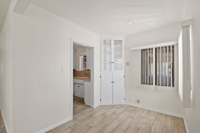 Foto del edificio - Newly Re-Modeled 3B | 1B home located in Prime Gardena!