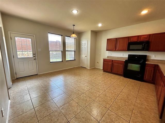 Building Photo - 5837 Fantail Dr