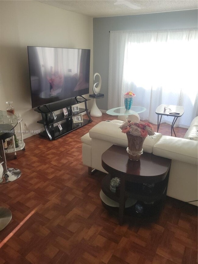 Foto del edificio - 17901 NW 68th Ave