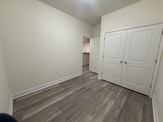 Foto del edificio - 113 W Langdon Ave