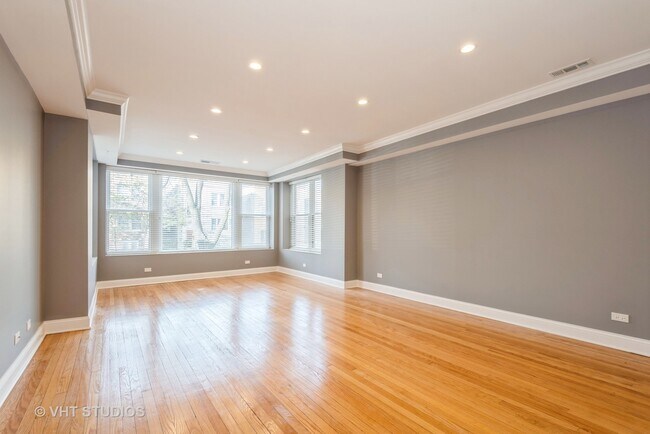 Foto del edificio - 5627 N Bernard St