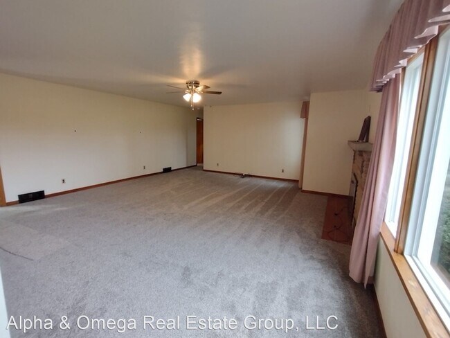 Foto del edificio - 3 br, 1 bath House - 3259 Myers Rd