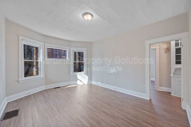 Building Photo - 816 Windham Ave