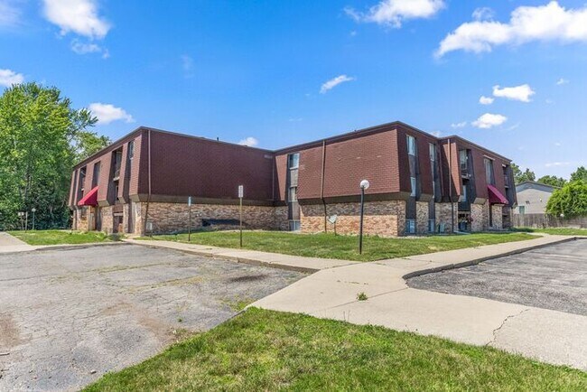 Foto del edificio - Heat and Water Included Clinton Township Condo - SECTION 8 Accepted