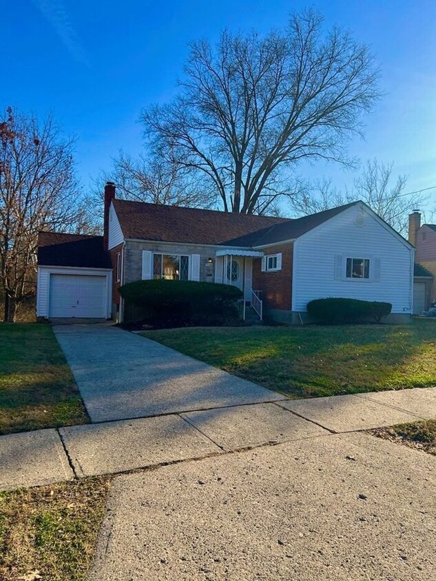 Primary Photo - Great home near Brentwood Park!