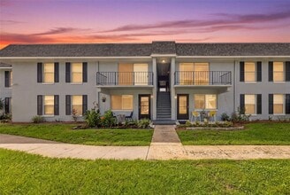 Building Photo - 905 W Oak Ridge Rd