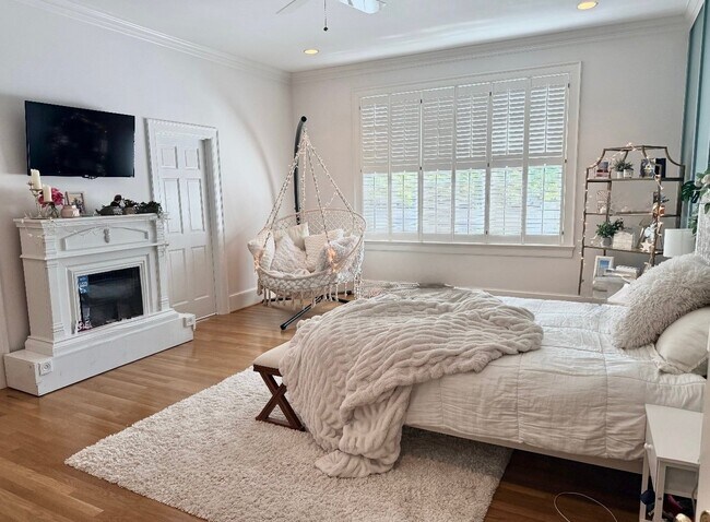 Building Photo - 2115 Ascott Pl