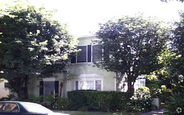 Foto del edificio - 352 S Elm Dr