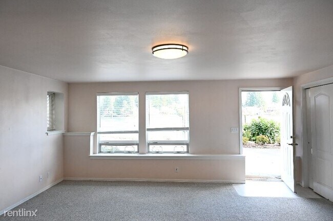 Building Photo - 1 br, 1 bath House - 6246A NE Eagle Harbor Dr