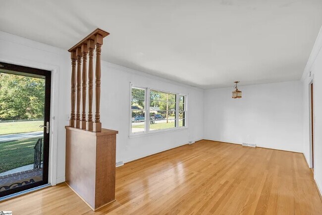 Foto del edificio - 113 Willenhall Ln