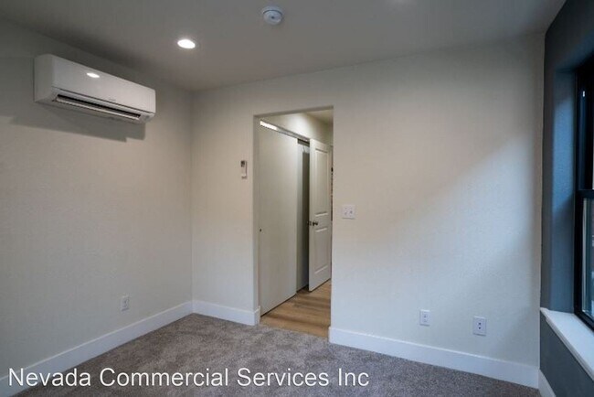 Building Photo - 120 Martin St