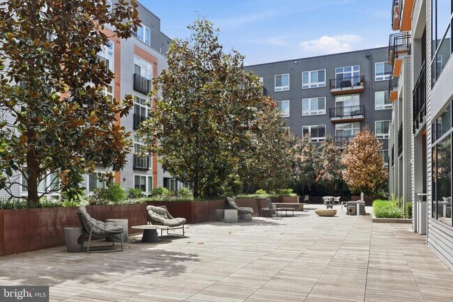 Foto del edificio - 145 Riverhaven Dr