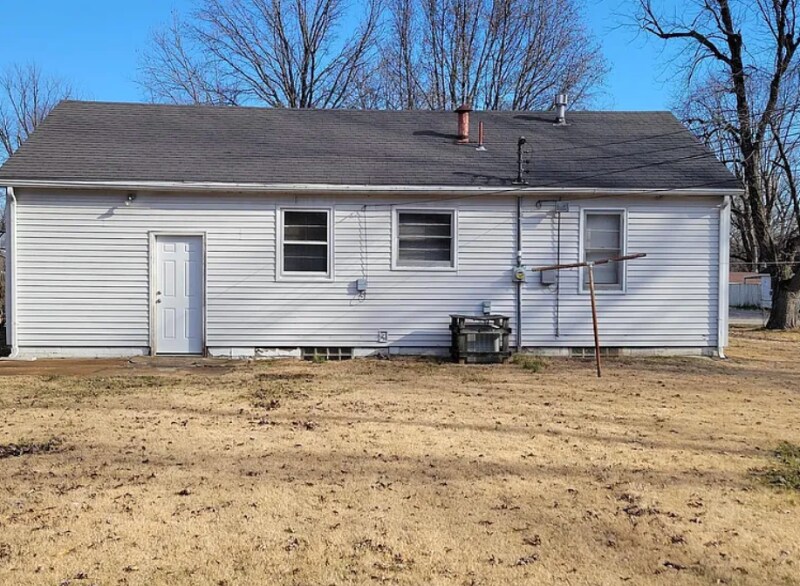 Building Photo - 1716 Loretta Ave