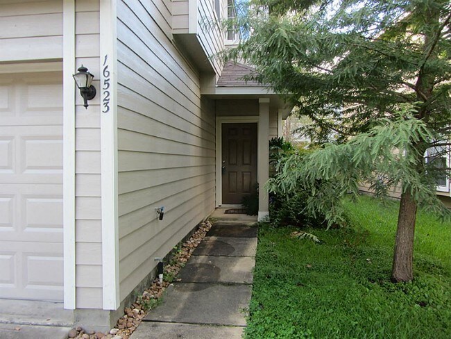 Foto del edificio - 16523 Beckland Ln