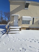 Building Photo - 620-622-622 Paris Ct