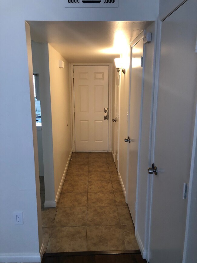 Foto del edificio - 2713 Cornell St