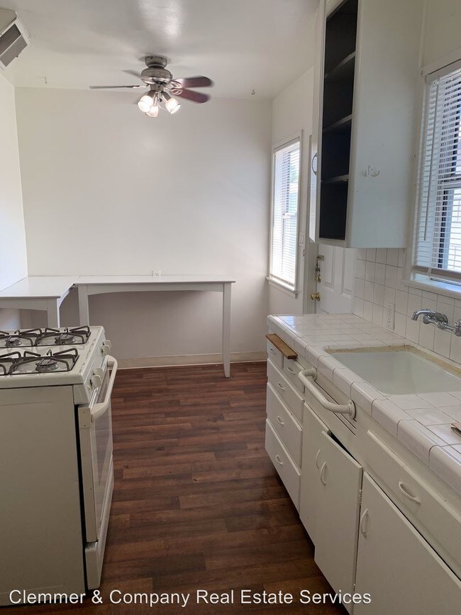Building Photo - 1 br, 1 bath Apartment - 2226 G Street