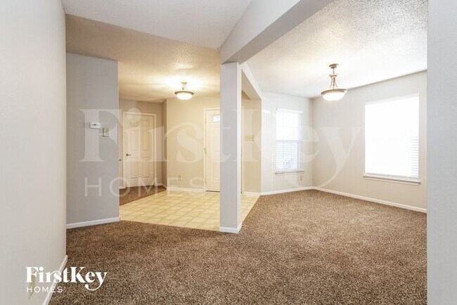 Foto del edificio - 744 Thornwood Ln