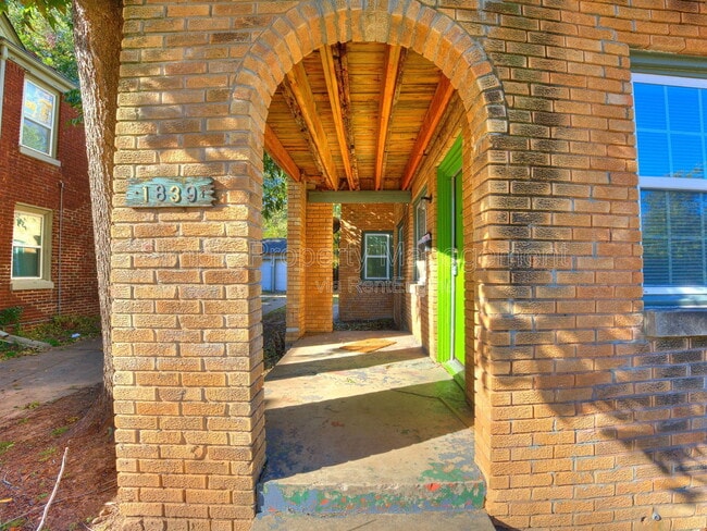 Photo - 1839 N Gatewood Ave Apartment