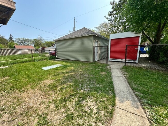 Foto del edificio - 3152 N 42nd Pl