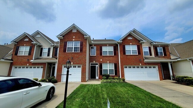 Building Photo - 864 Parkland Pl