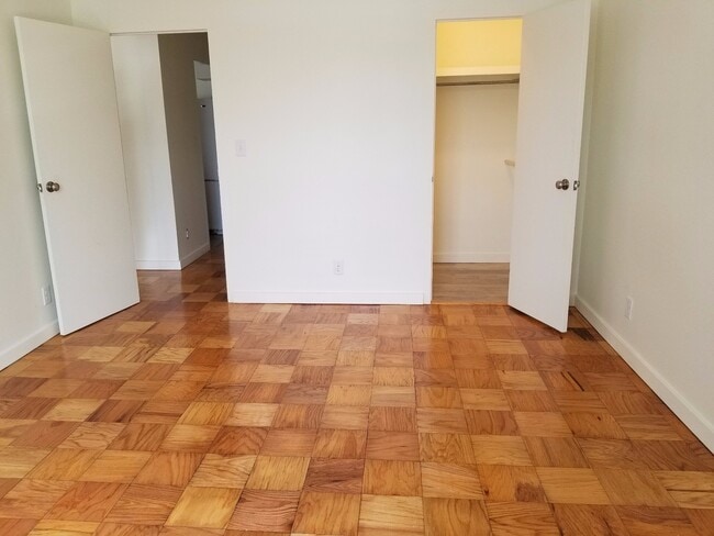 *Pictures are representative samples of the advertised unit. In some cases, the actual units you tou - 59 Babcock St