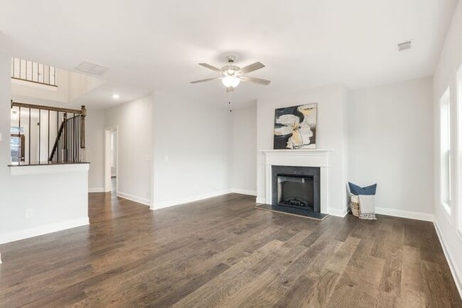 Foto del edificio - Stunning 4BR/4BA on 1-Acre Lot – Nearly New with Unfinished Basement