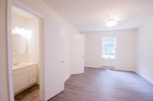 Foto del edificio - 913 Ironington Rd