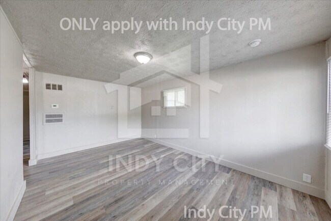 Foto del edificio - 3209 E 26th St