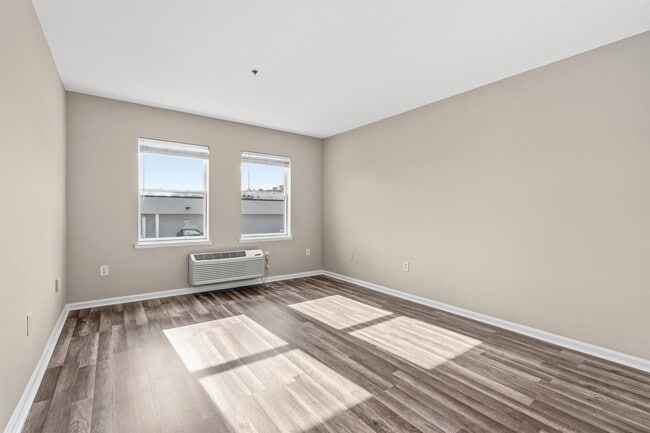 Foto del edificio - 905 River Rd