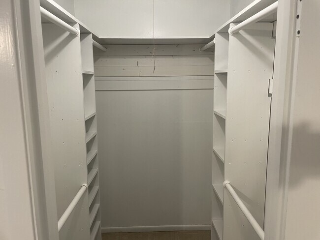 Building Photo - 1219 Neal Pickett Dr