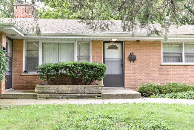 Building Photo - 710 Cedar Avenue
