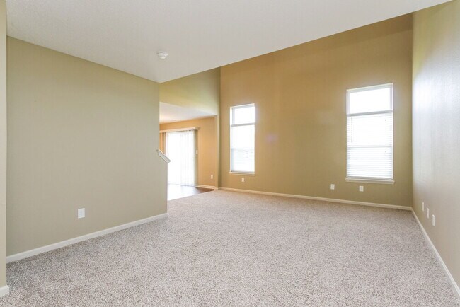 Foto del edificio - 5665 High Timber Ln