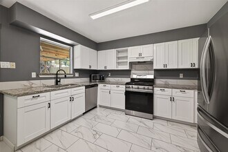 Building Photo - 24006 Lone Elm Dr