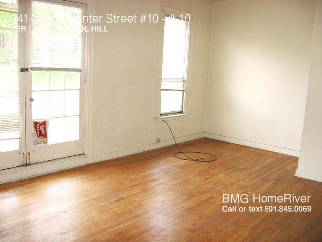 Building Photo - 341 N Center St