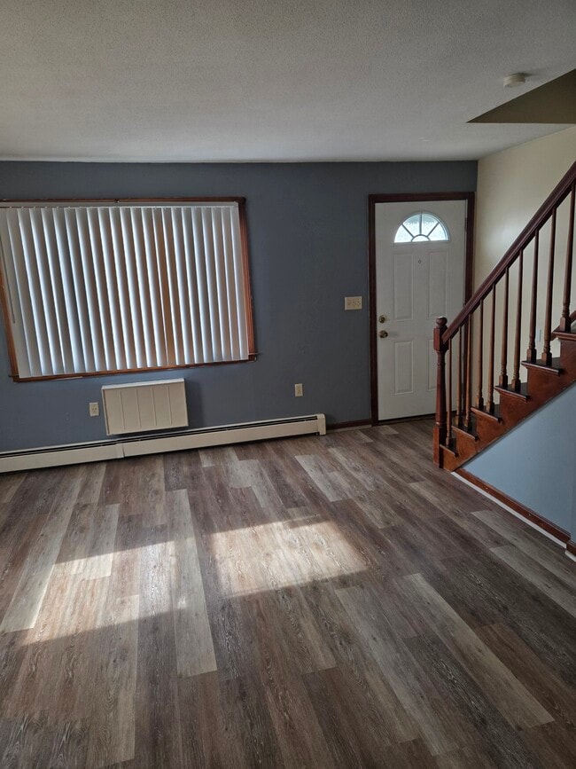 Building Photo - 76 William St