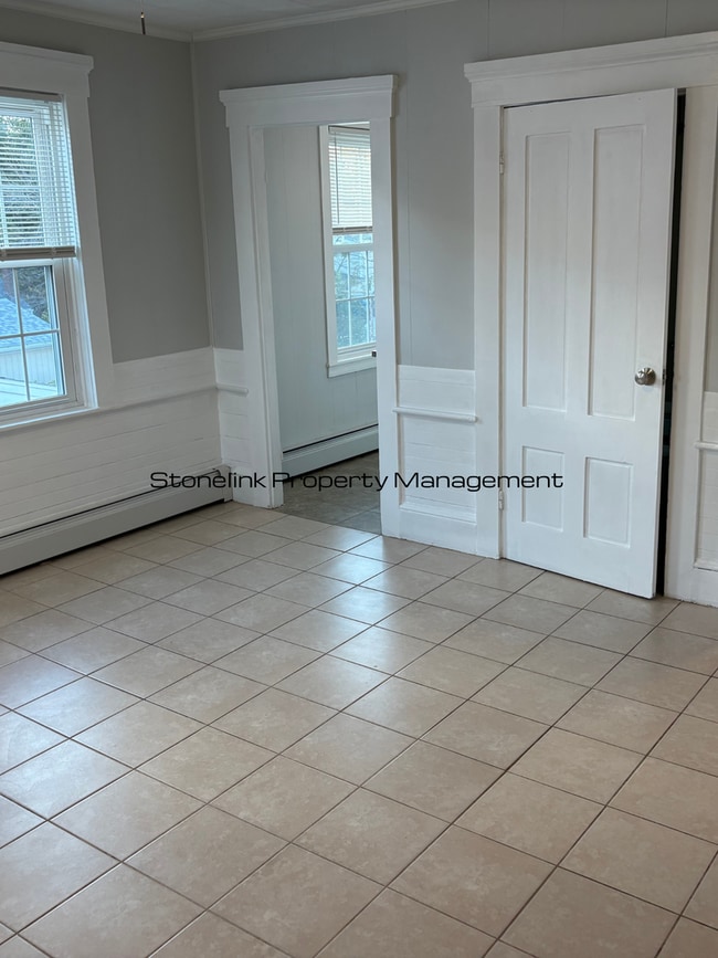 Building Photo - 37 Congregational St