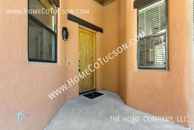 Building Photo - 1921 S Doubletree Ln