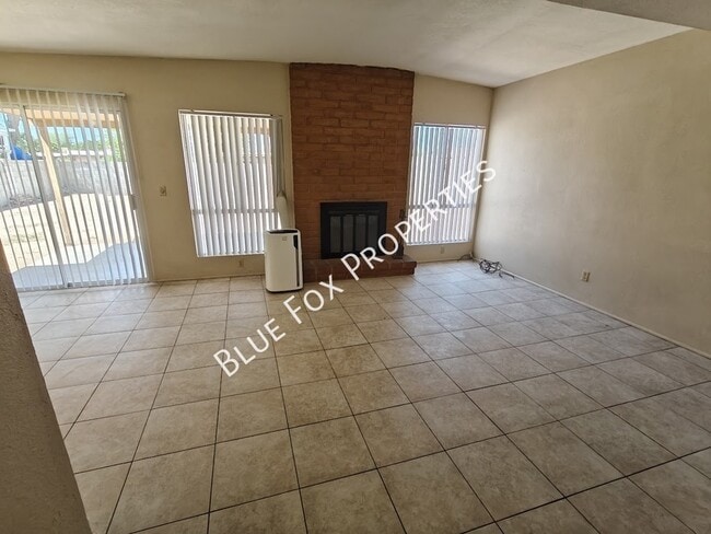 Building Photo - 2618 S Camino Seco