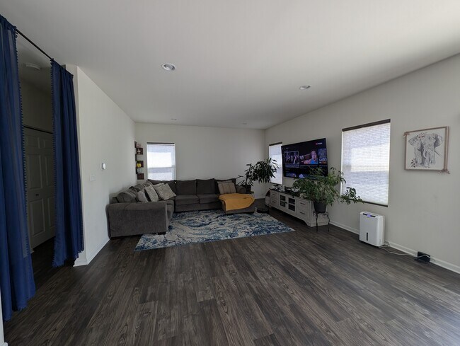 Foto del edificio - 3759 St James Ct