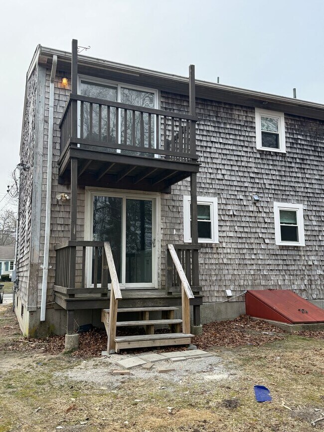 Foto del edificio - 136-138 West Yarmouth Road