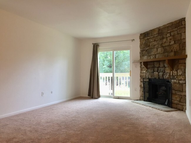 Building Photo - Beautiful Condo in Brandy Chase
