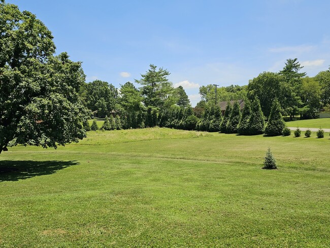 Building Photo - 700 Ronnie Rd