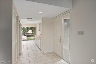 Building Photo - 537 Lake Louise Cir