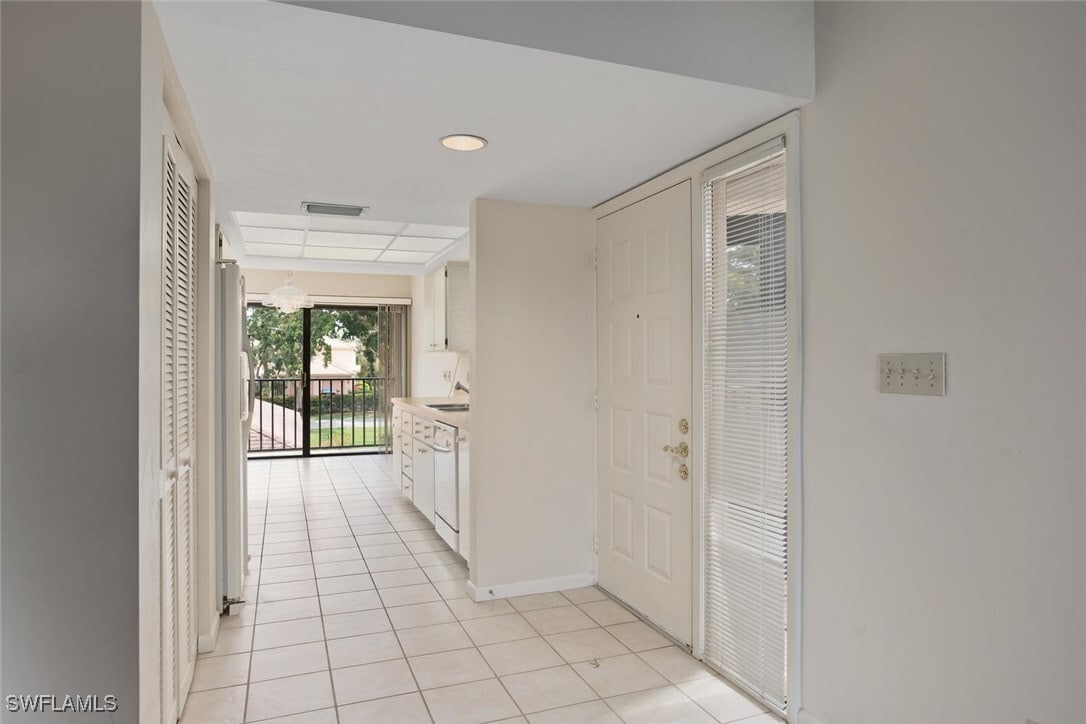 Building Photo - 537 Lake Louise Cir