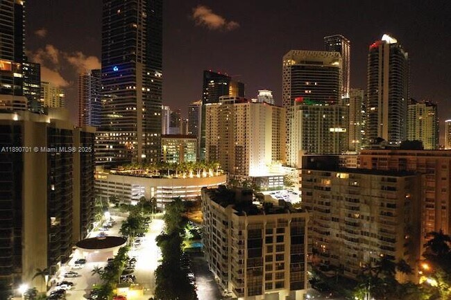 Building Photo - 2475 Brickell Ave